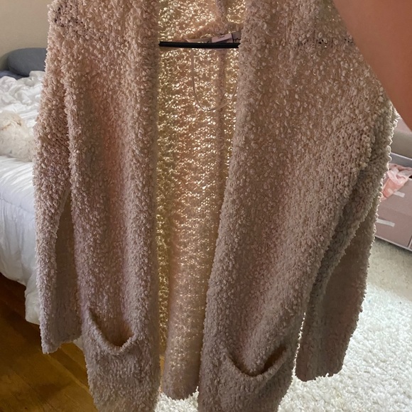 Sweater - Picture 1 of 1